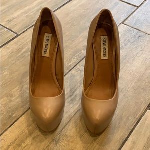Nude Dejavu Leather Platform Pump
